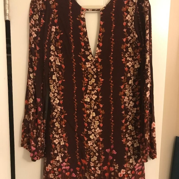 Maroon Long Sleeve Dress - Picture 2 of 4